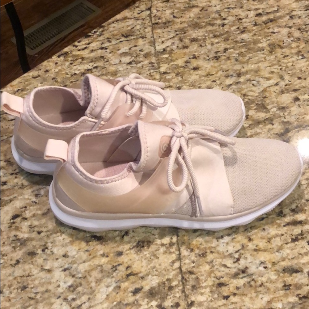 Ladies Champion Pink tennis shoes